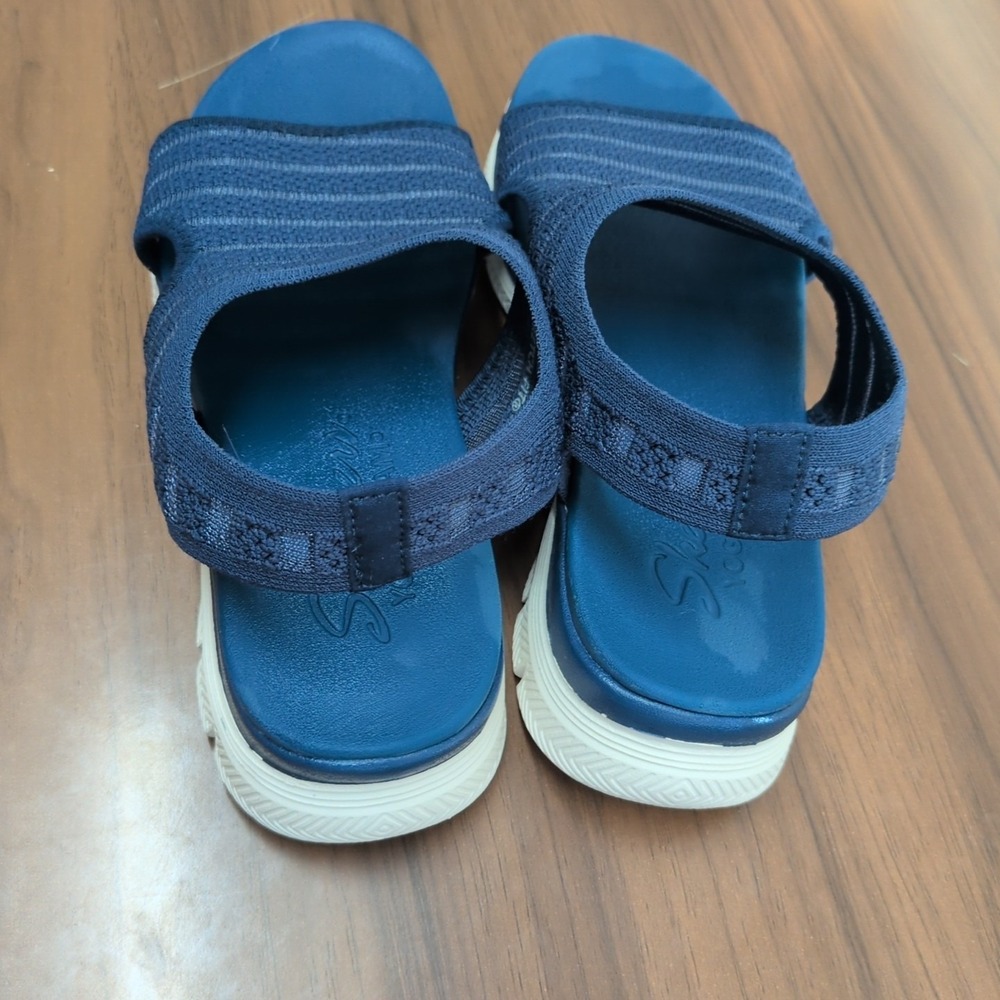 Women's Skechers Arch Fit - City Catch sandals in navy blue - Picture 4 of 8